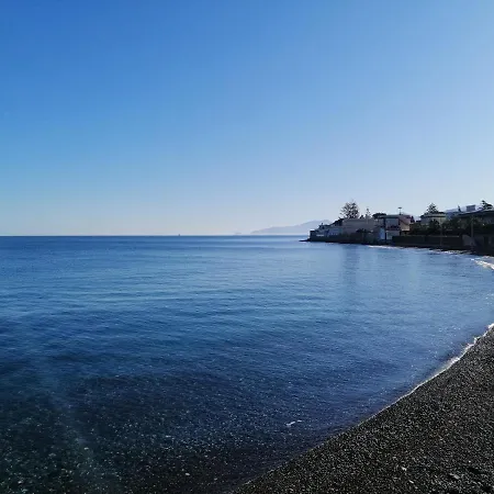In Riva Al Mare Da Franca 別荘 *